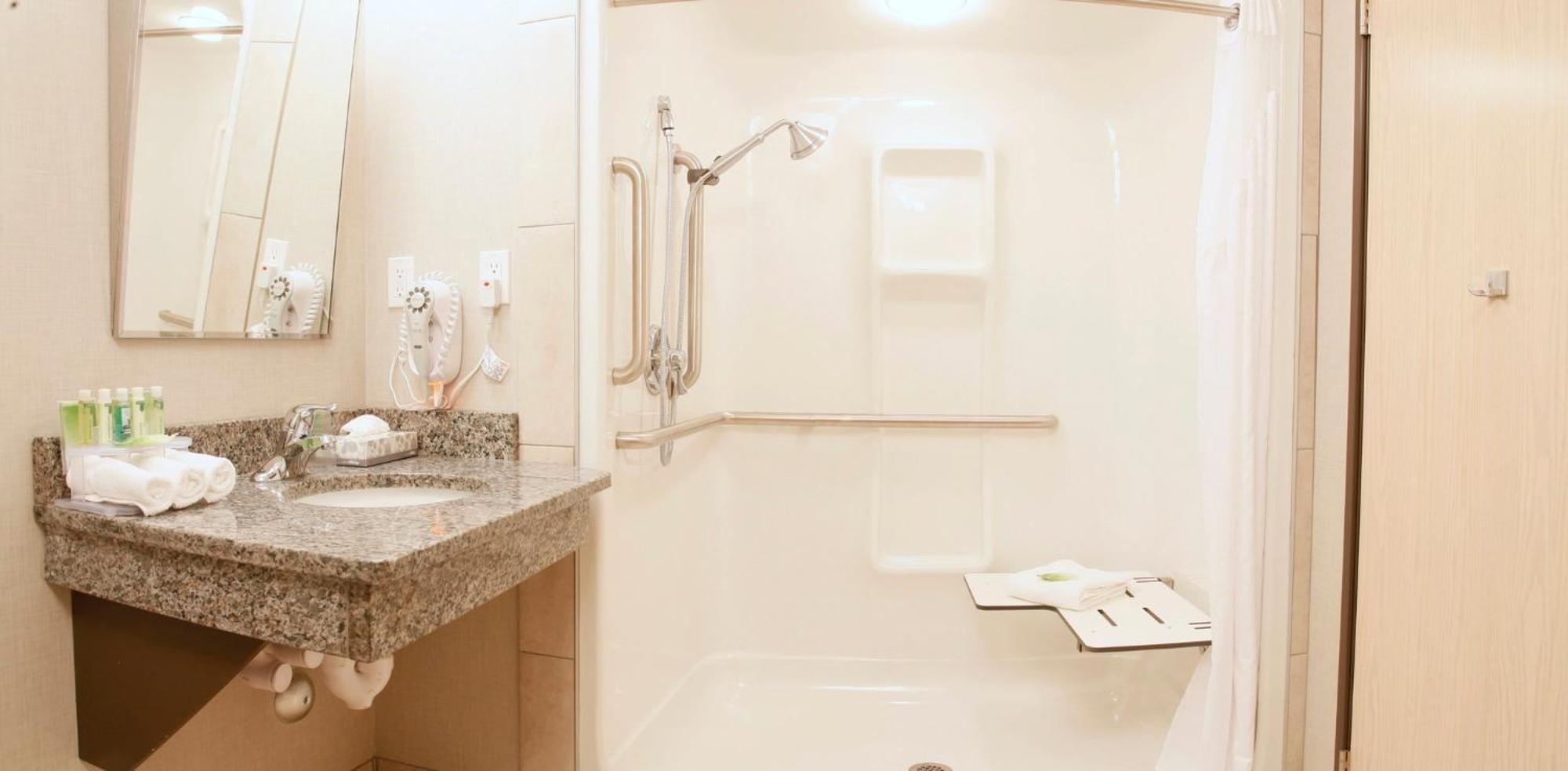 Holiday Inn Express Fort St John By Ihg Fort St. John Εξωτερικό φωτογραφία