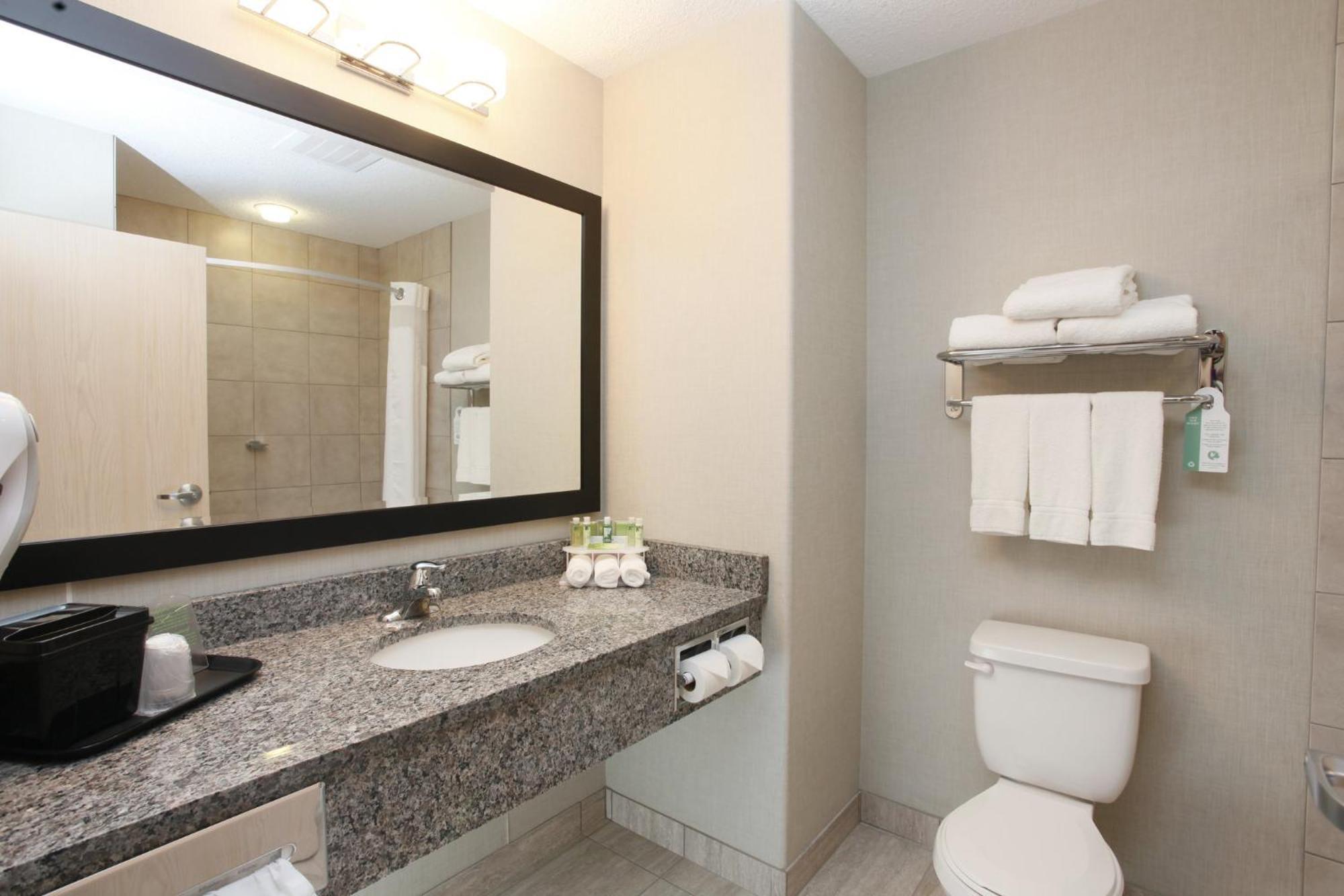 Holiday Inn Express Fort St John By Ihg Fort St. John Εξωτερικό φωτογραφία