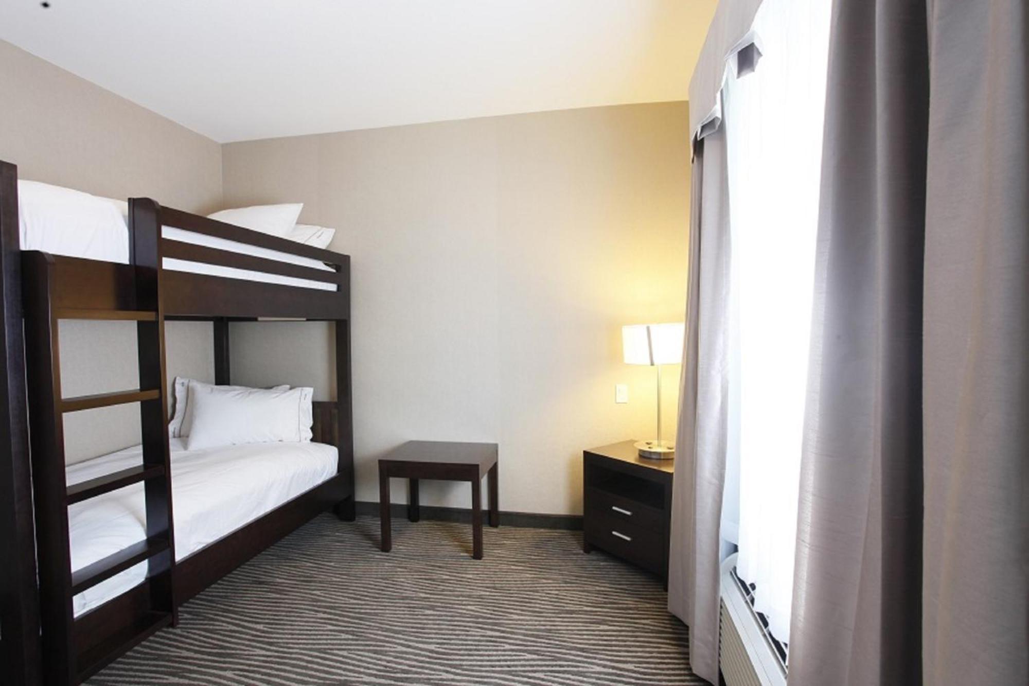 Holiday Inn Express Fort St John By Ihg Fort St. John Εξωτερικό φωτογραφία