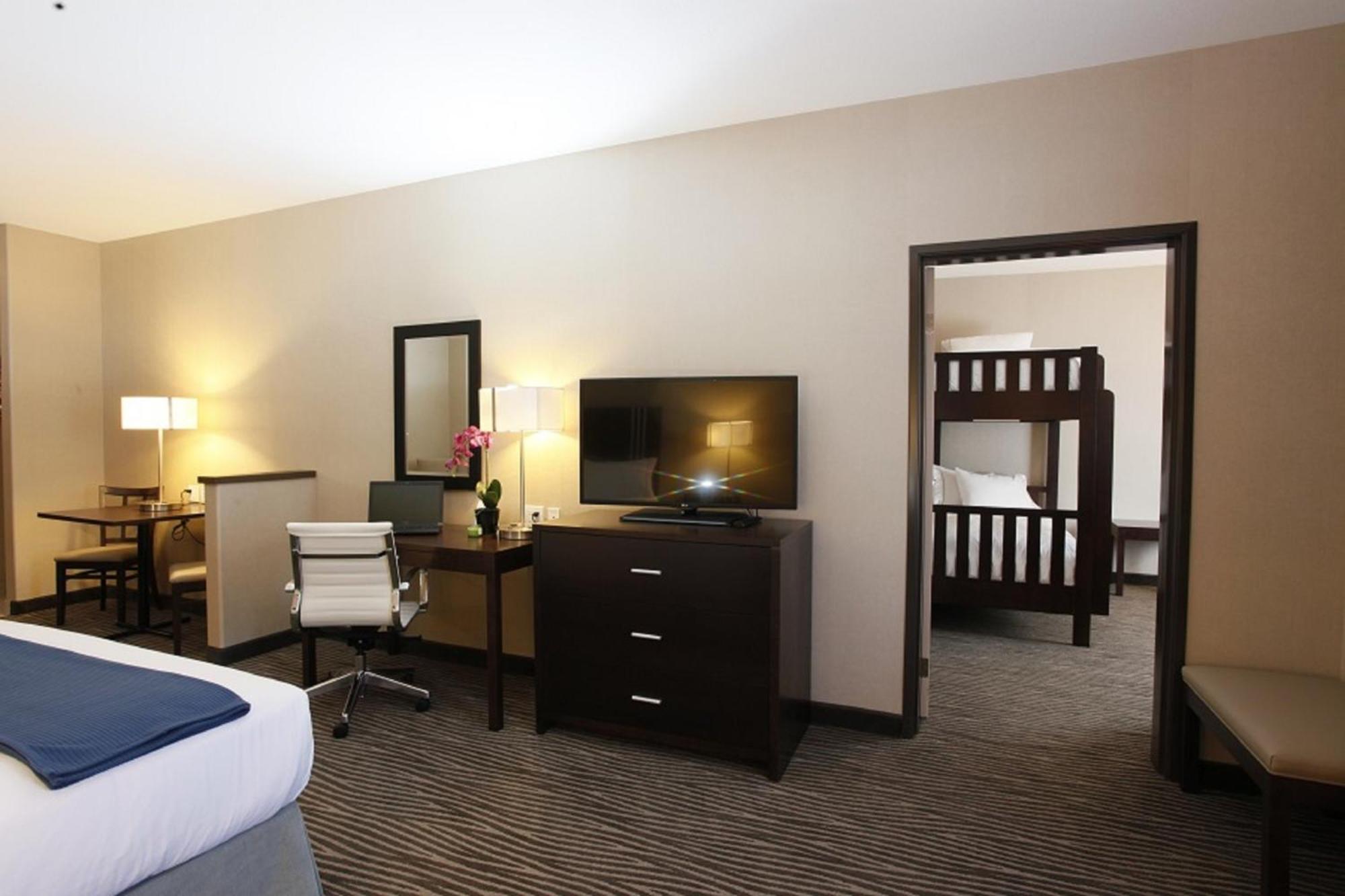 Holiday Inn Express Fort St John By Ihg Fort St. John Εξωτερικό φωτογραφία