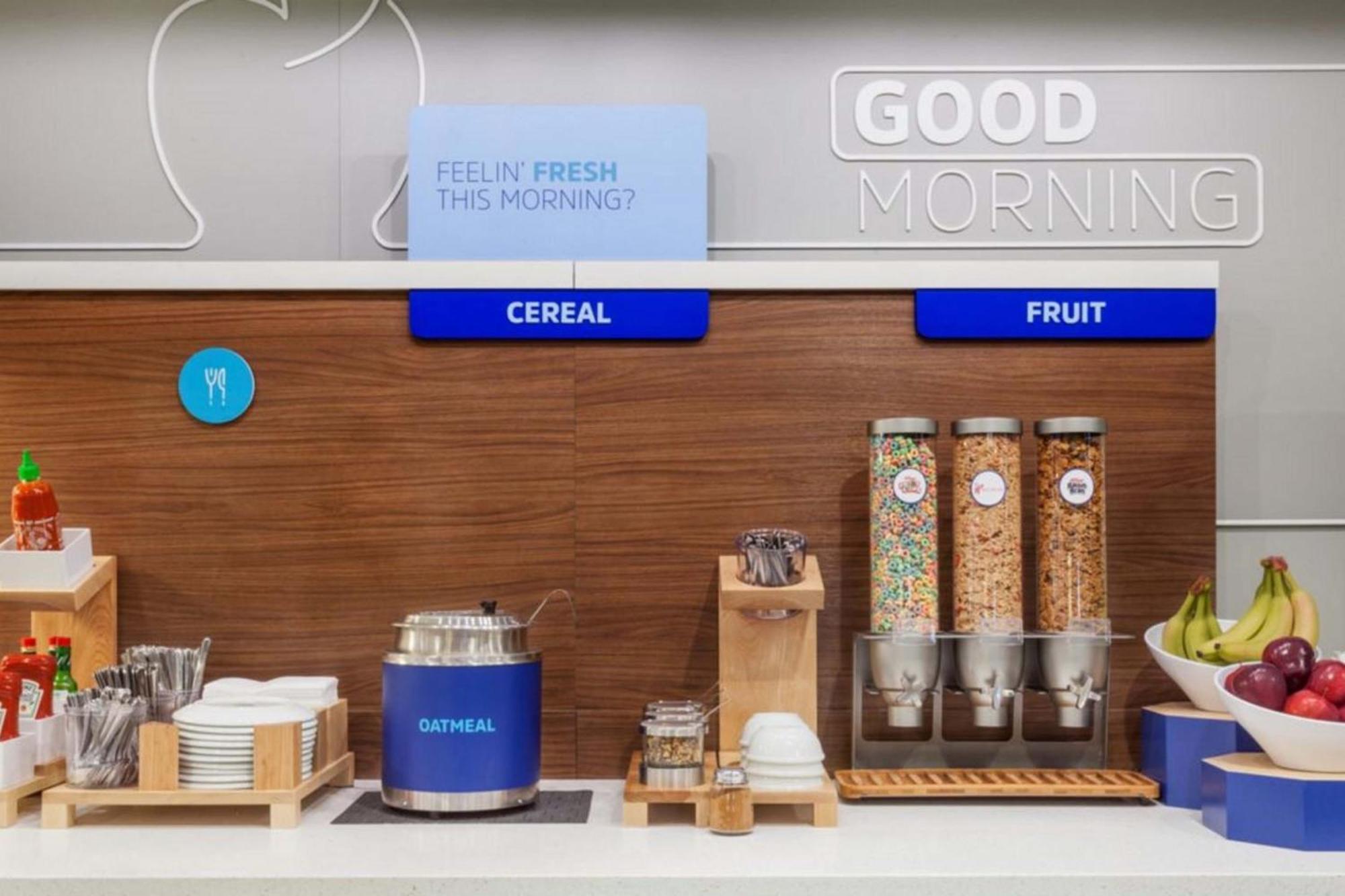 Holiday Inn Express Fort St John By Ihg Fort St. John Εξωτερικό φωτογραφία