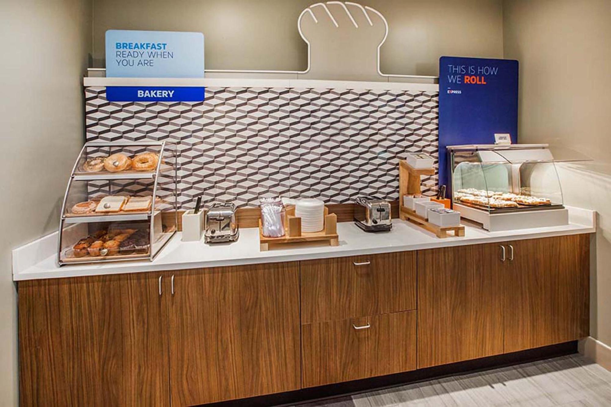 Holiday Inn Express Fort St John By Ihg Fort St. John Εξωτερικό φωτογραφία