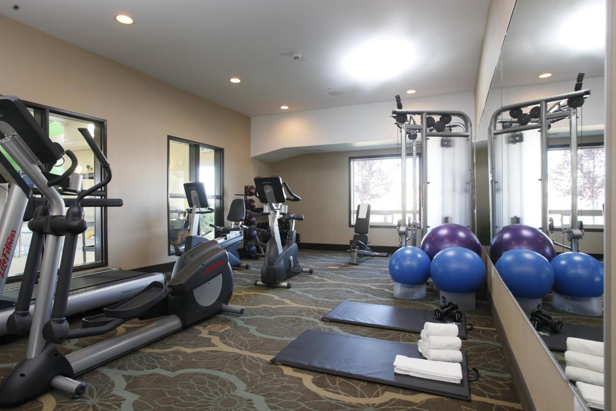 Holiday Inn Express Fort St John By Ihg Fort St. John Εξωτερικό φωτογραφία