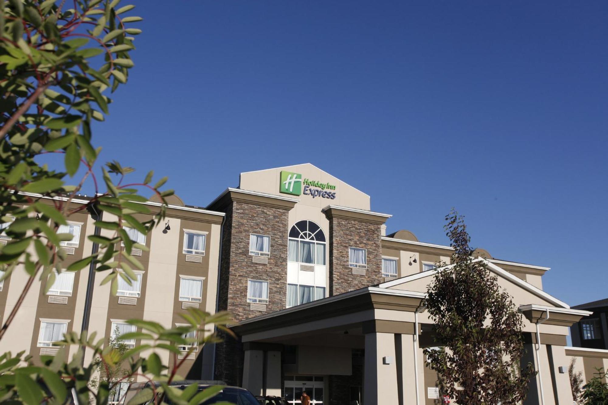 Holiday Inn Express Fort St John By Ihg Fort St. John Εξωτερικό φωτογραφία
