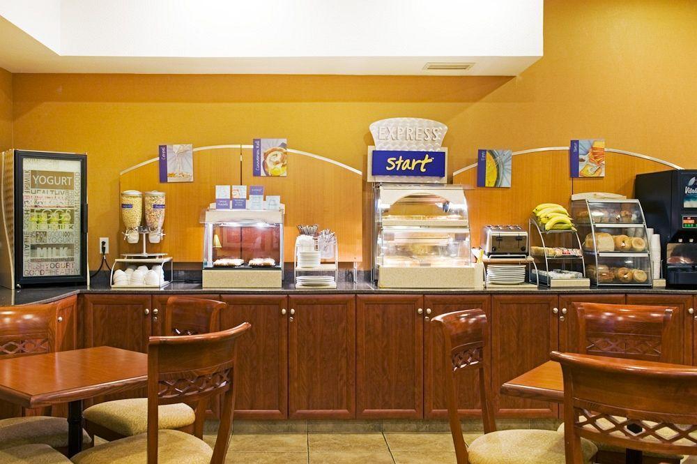 Holiday Inn Express Fort St John By Ihg Fort St. John Εξωτερικό φωτογραφία