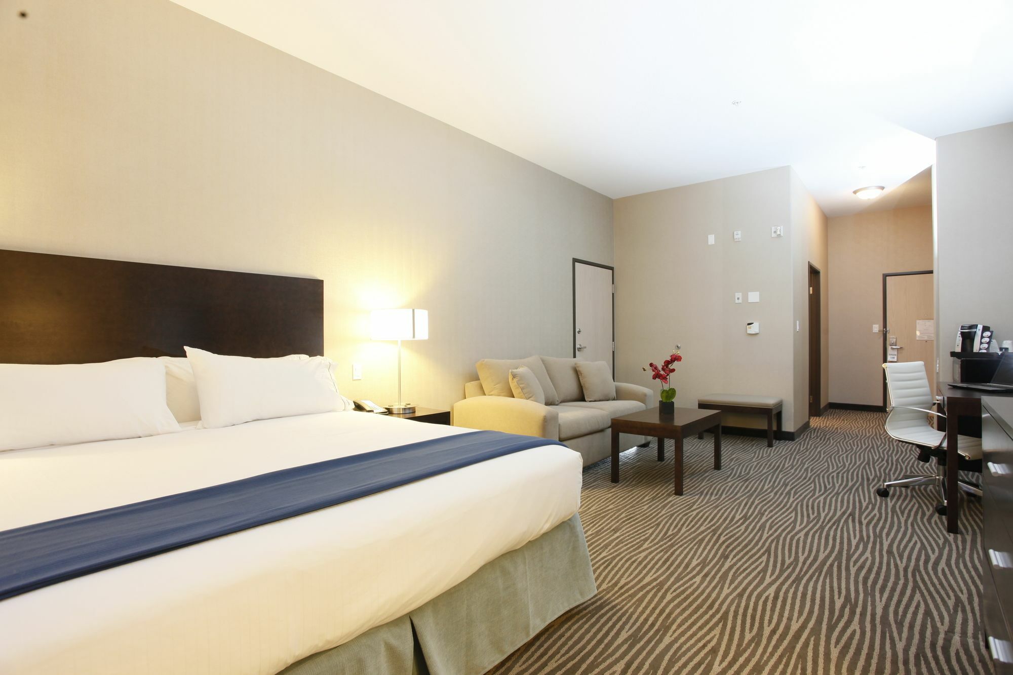 Holiday Inn Express Fort St John By Ihg Fort St. John Εξωτερικό φωτογραφία