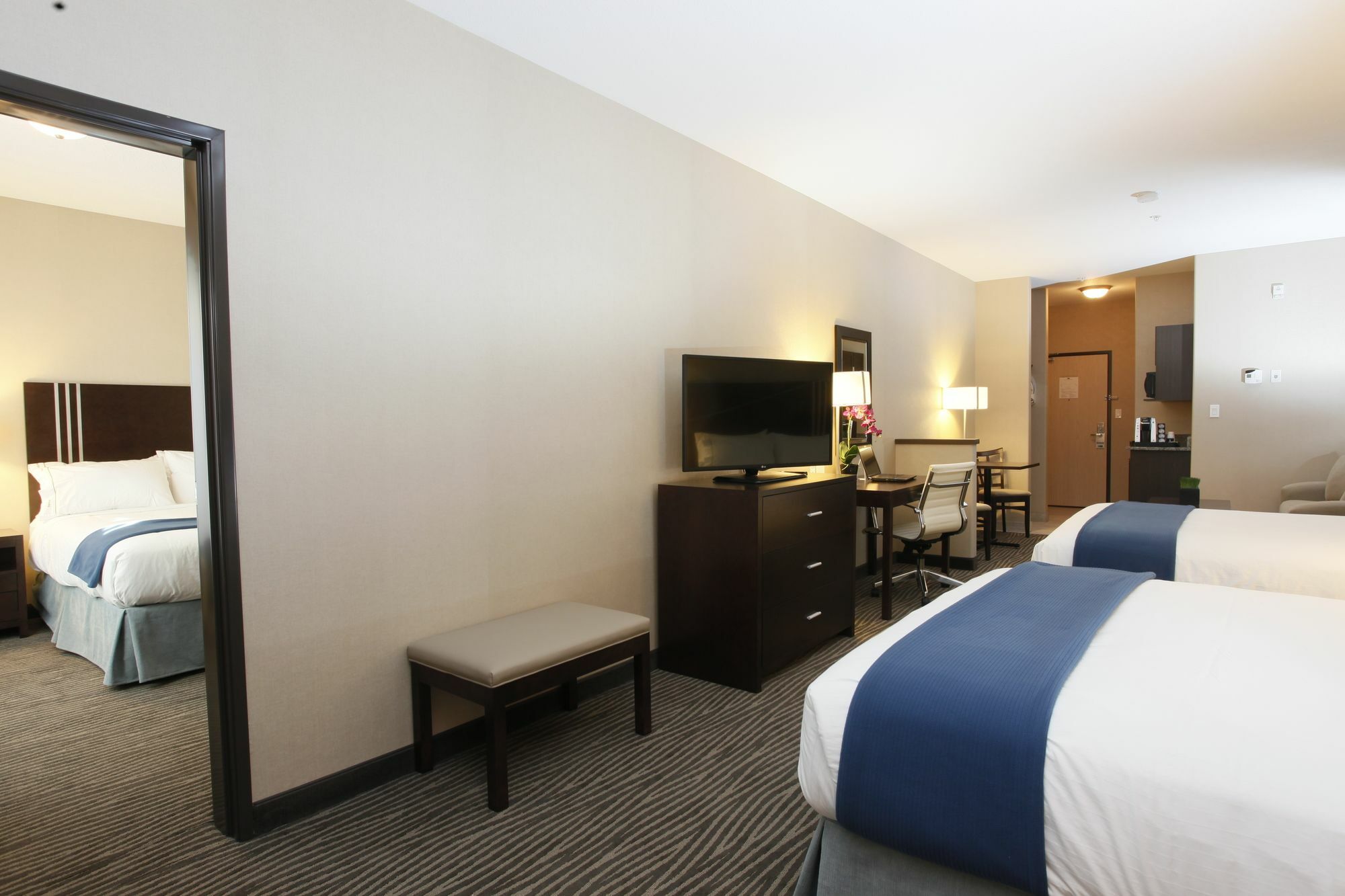 Holiday Inn Express Fort St John By Ihg Fort St. John Εξωτερικό φωτογραφία
