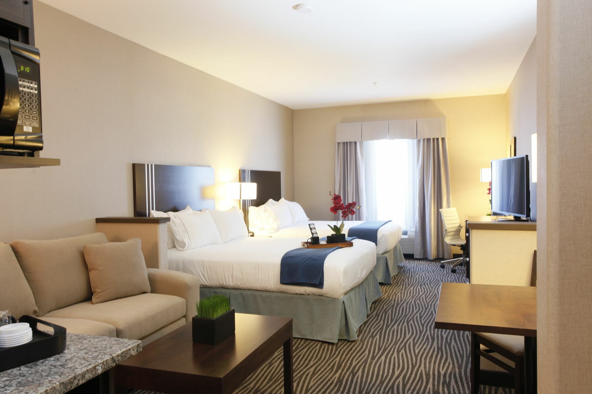 Holiday Inn Express Fort St John By Ihg Fort St. John Εξωτερικό φωτογραφία