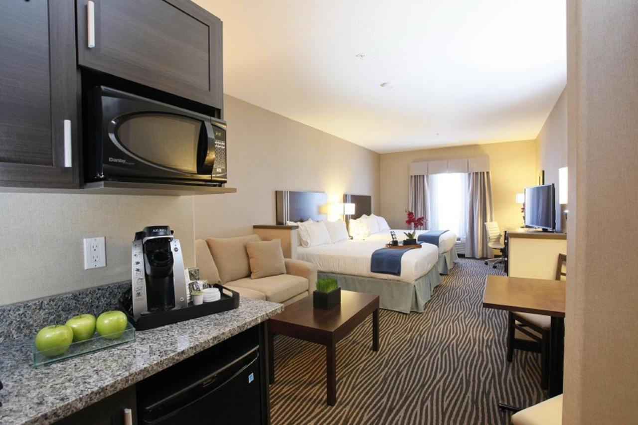 Holiday Inn Express Fort St John By Ihg Fort St. John Εξωτερικό φωτογραφία